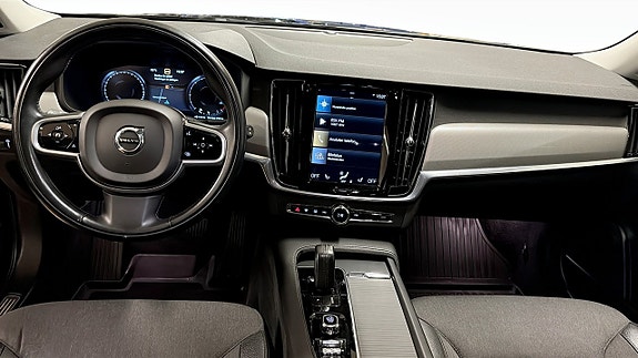 Volvo V90 Cross Country 10 of 13