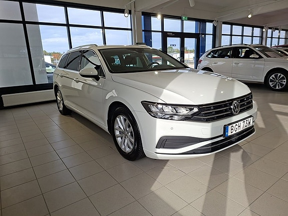 Volkswagen Passat 3 of 19