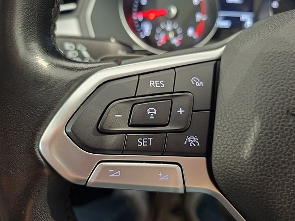 Volkswagen Passat 15 of 19