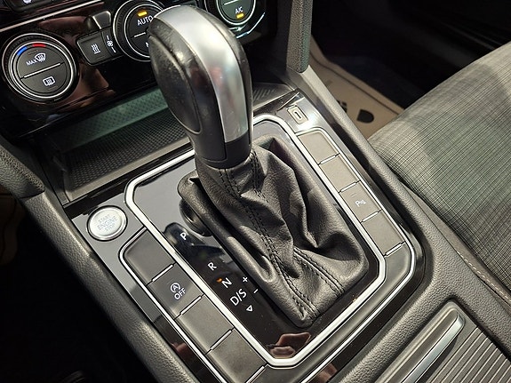 Volkswagen Passat 8 of 19
