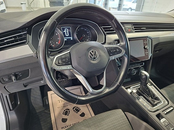 Volkswagen Passat 6 of 19