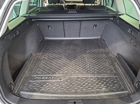 Volkswagen Passat 14 of 19