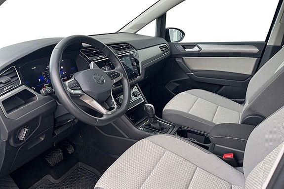Volkswagen Touran 12 of 26