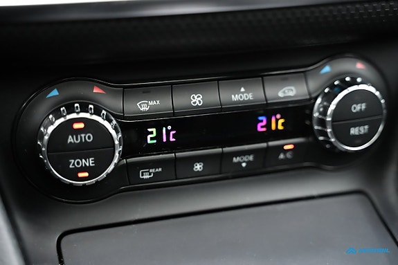 Mercedes-Benz A180 9 of 19