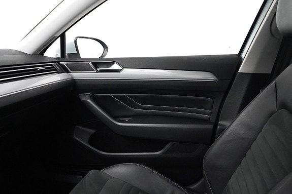 Volkswagen Passat 15 of 22