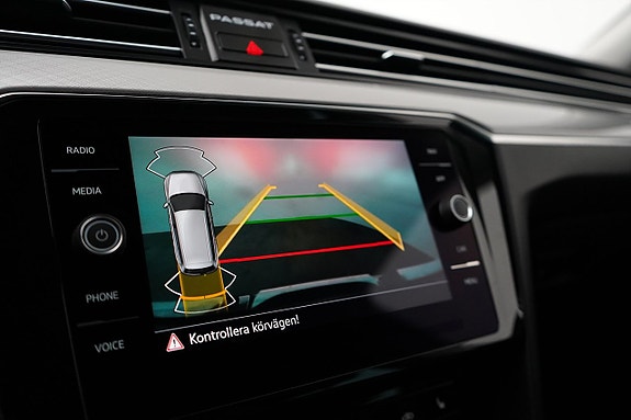 Volkswagen Passat 11 of 22