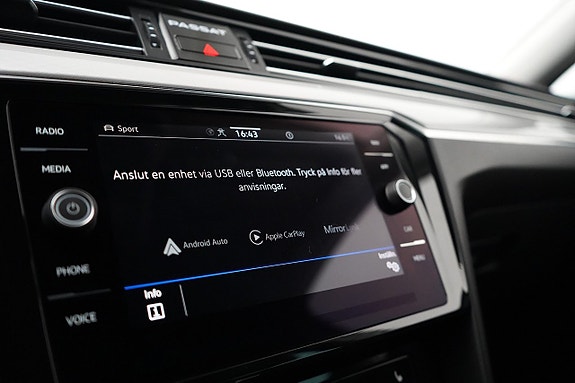 Volkswagen Passat 12 of 22