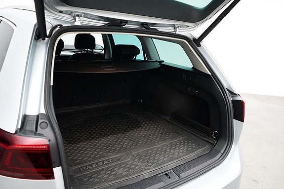 Volkswagen Passat 18 of 22