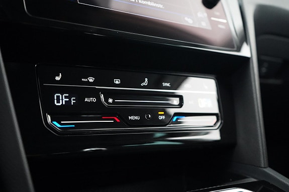 Volkswagen Passat 13 of 22