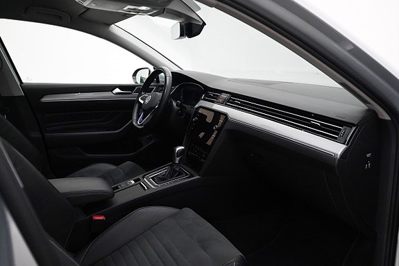Volkswagen Passat 16 of 22