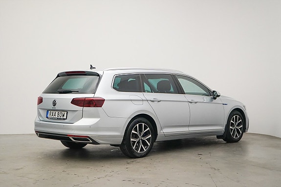 Volkswagen Passat 21 of 22
