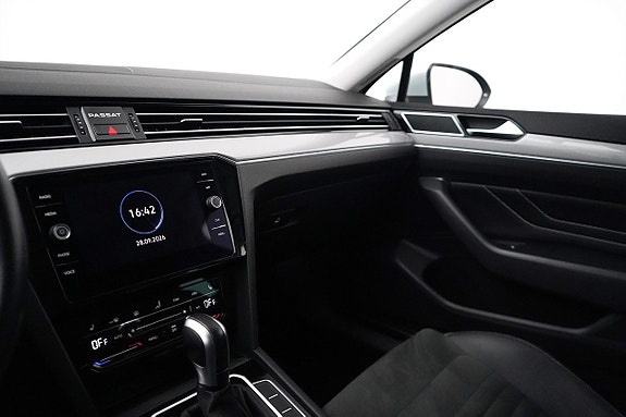 Volkswagen Passat 9 of 22