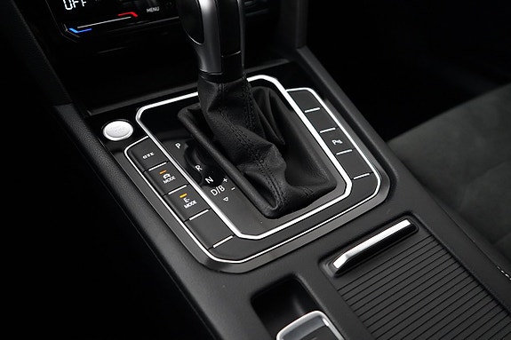 Volkswagen Passat 14 of 22