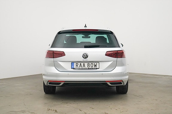 Volkswagen Passat 19 of 22