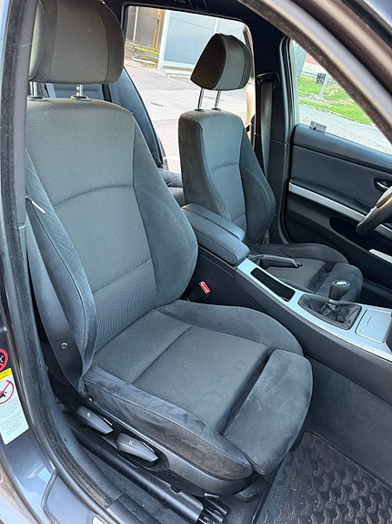 BMW 320i 10 of 13