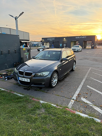 BMW 320i 13 of 13