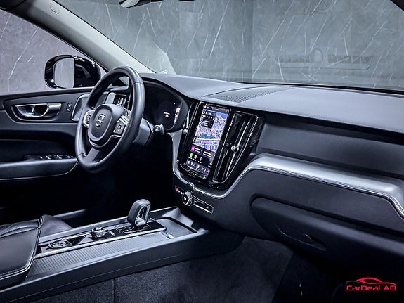 Volvo XC60 13 of 30