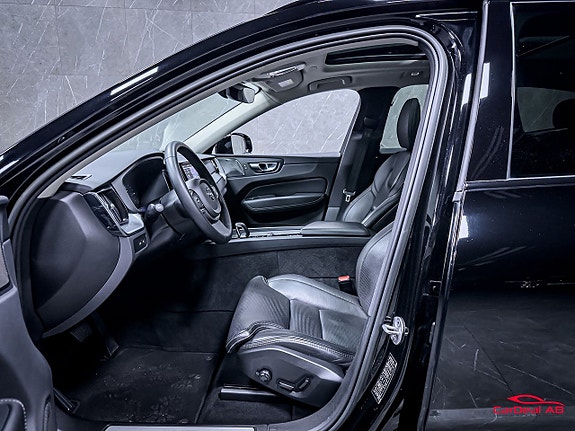Volvo XC60 10 of 30