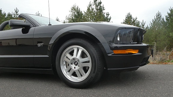 Ford Mustang 7 of 30