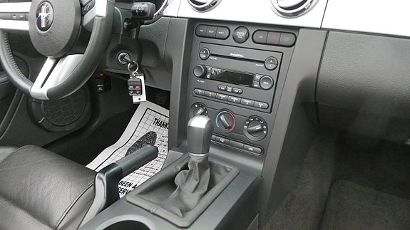 Ford Mustang 13 of 30