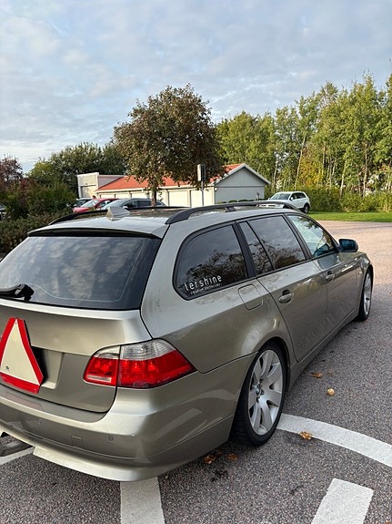 BMW 525i 3 of 7
