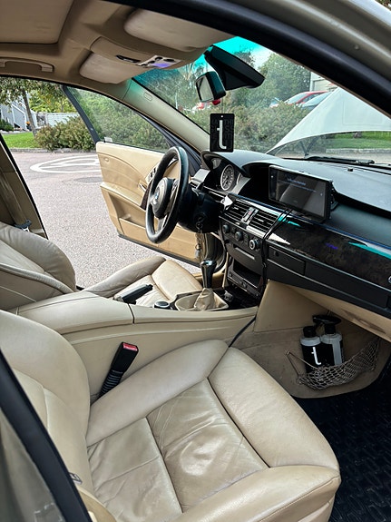BMW 525i 6 of 7