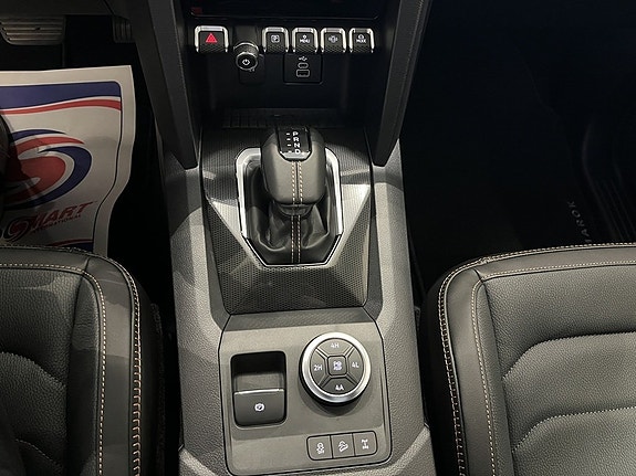 Volkswagen Amarok 8 of 11