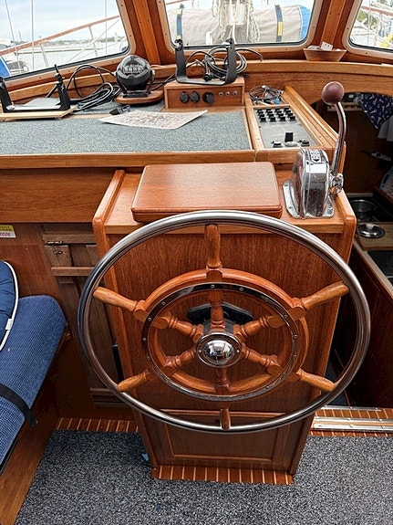 Nauticat 33 Ketch 11 of 30