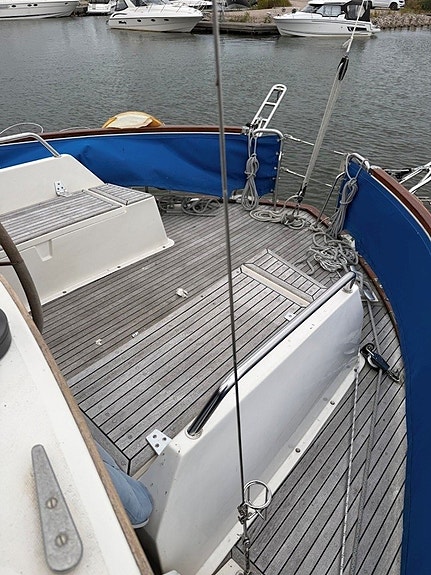 Nauticat 33 Ketch 6 of 30