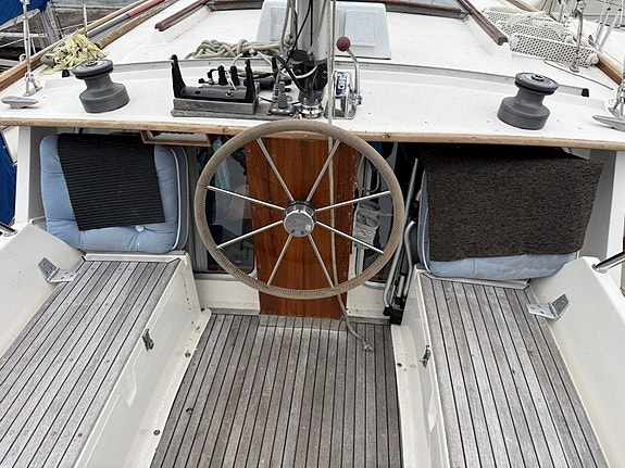 Nauticat 33 Ketch 7 of 30