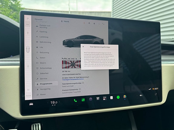 Tesla Model S 17 of 23