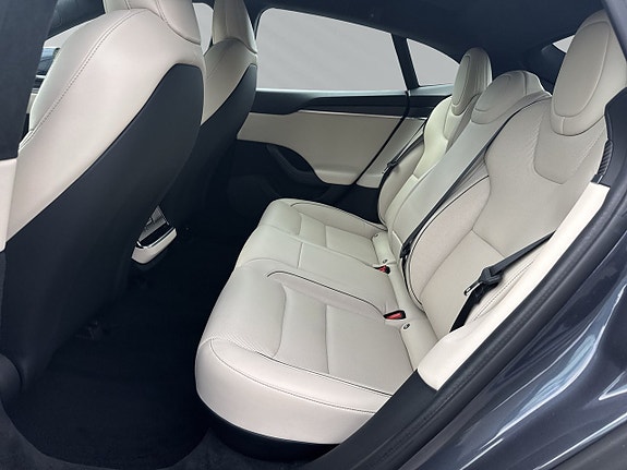 Tesla Model S 12 of 23