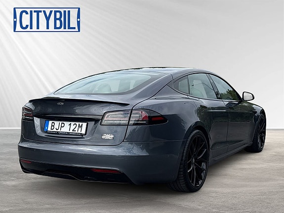 Tesla Model S 2 of 23