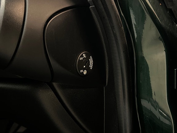 MINI Cooper 18 of 27