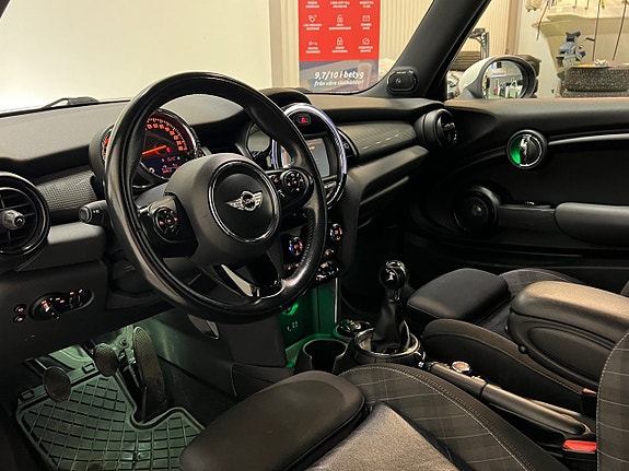 MINI Cooper 12 of 27