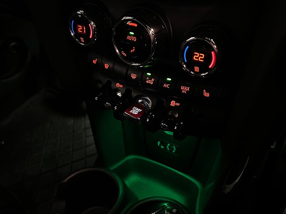 MINI Cooper 24 of 27
