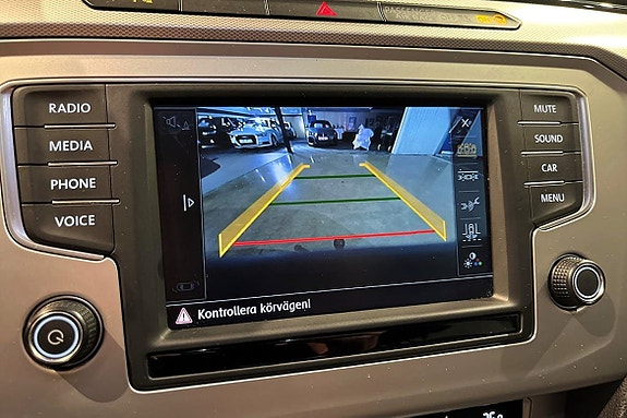 Volkswagen Passat 15 of 18