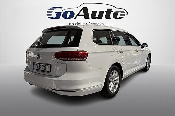 Volkswagen Passat 3 of 18
