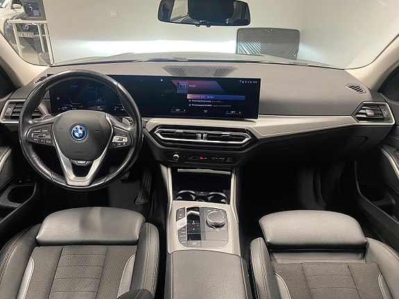 BMW 330e 10 of 19