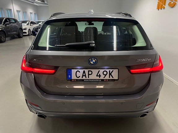 BMW 330e 5 of 19