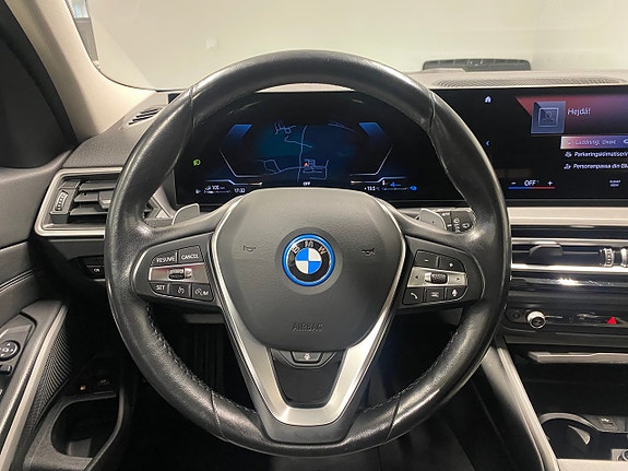BMW 330e 11 of 19