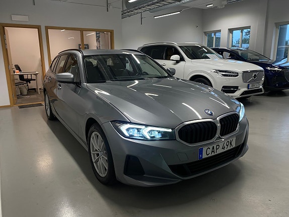 BMW 330e 3 of 19