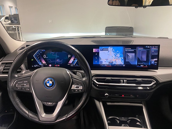 BMW 330e 15 of 19