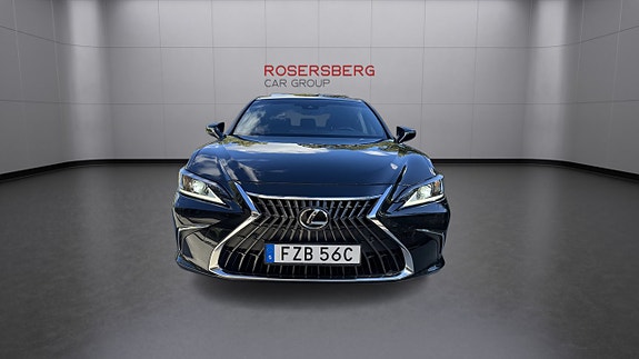 Lexus ES300h 8 of 13
