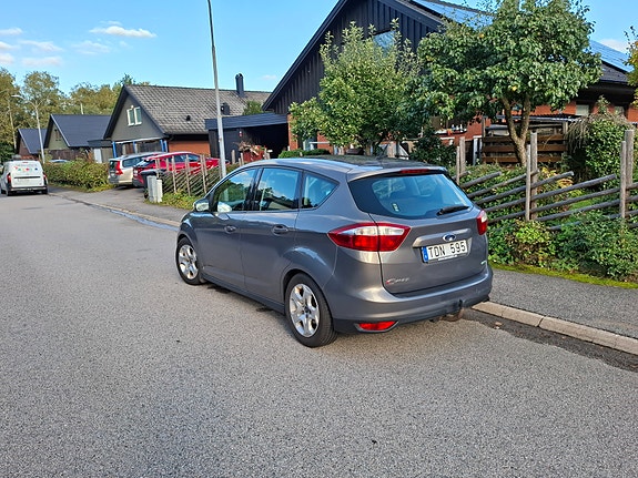 Ford C-Max 8 of 9