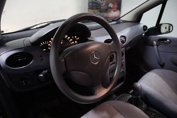 Mercedes-Benz A160 8 of 22