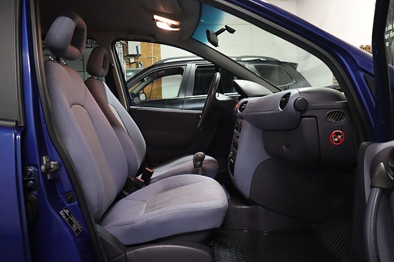 Mercedes-Benz A160 10 of 22