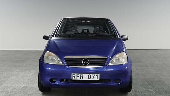 Mercedes-Benz A160 2 of 22