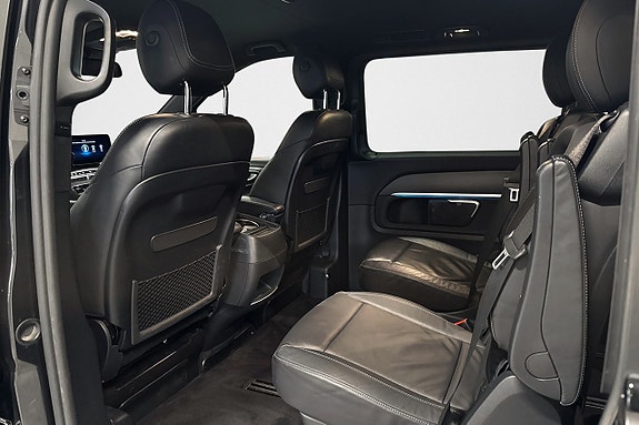 Mercedes-Benz V300 10 of 24
