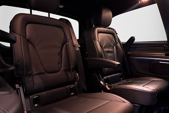 Mercedes-Benz V300 13 of 24